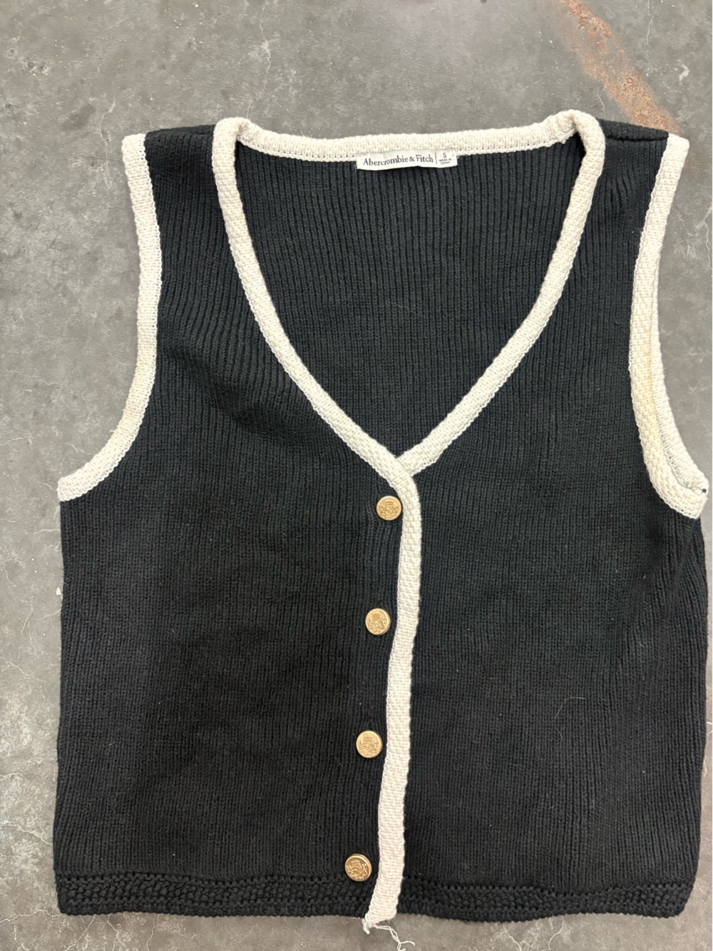 Abercrombie & Fitch Black Knit Sweater Vest Cream Contrast Trim Gold Buttons S